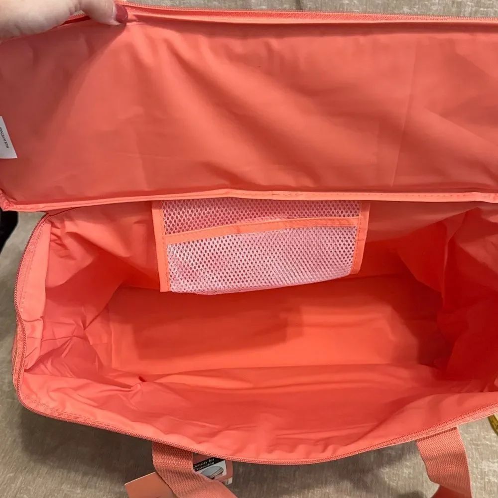 Trader Joe's Large Insulated Bag in Peach - Picture 9 of 11